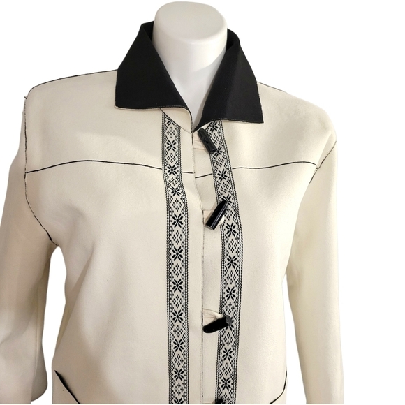 NWT Alfred Dunner Faux Suede White & Black Embroidered Pennylane Coat - Picture 2 of 8